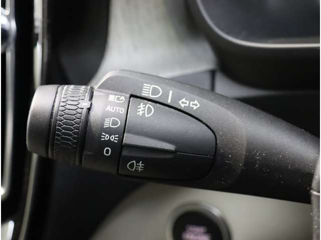 ボルボ ＸＣ４０ アルティメット Ｂ４ ＡＷＤ ４ＷＤ R4年 (近畿) 99