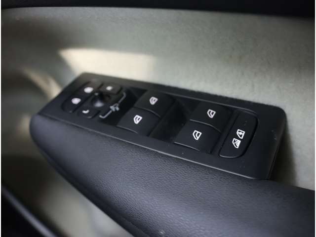 ボルボ ＸＣ４０ アルティメット Ｂ４ ＡＷＤ ４ＷＤ R4年 (近畿) 99