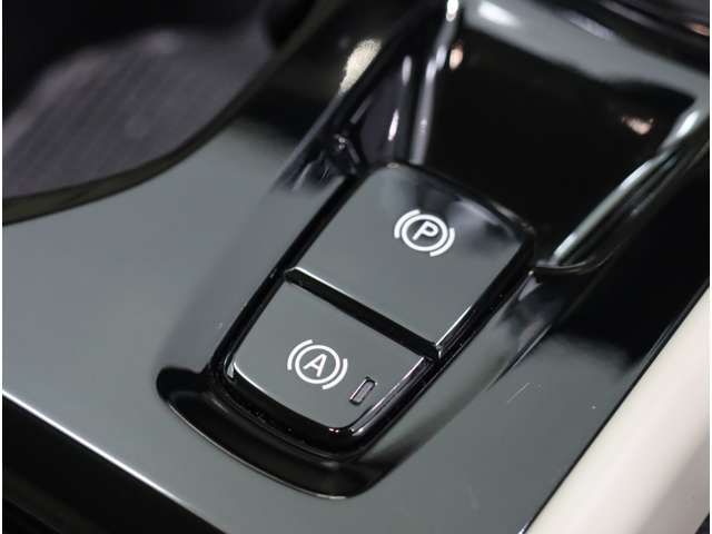 ボルボ ＸＣ４０ アルティメット Ｂ４ ＡＷＤ ４ＷＤ R4年 (近畿) 99