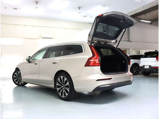 ボルボ Ｖ６０ アルティメット　Ｂ４ R4年 (近畿) 99