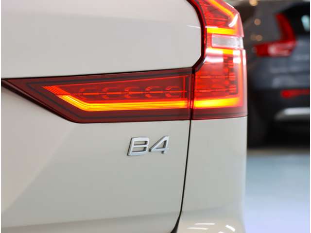 ボルボ Ｖ６０ アルティメット　Ｂ４ R4年 (近畿) 99