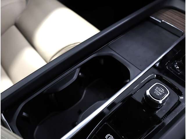 ボルボ Ｖ６０ アルティメット　Ｂ４ R4年 (近畿) 99