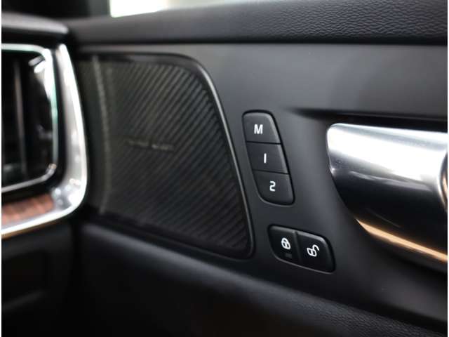 ボルボ Ｖ６０ アルティメット　Ｂ４ R4年 (近畿) 99