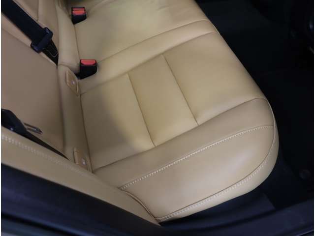 ボルボ Ｖ６０ アルティメット　Ｂ４ R4年 (近畿) 99