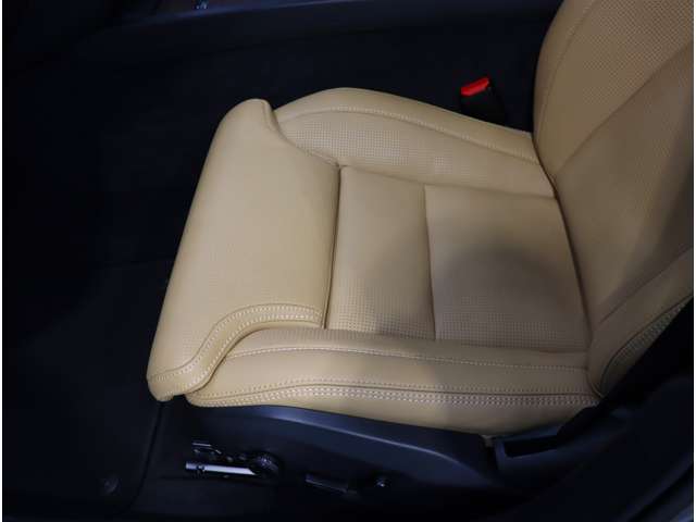 ボルボ Ｖ６０ アルティメット　Ｂ４ R4年 (近畿) 99