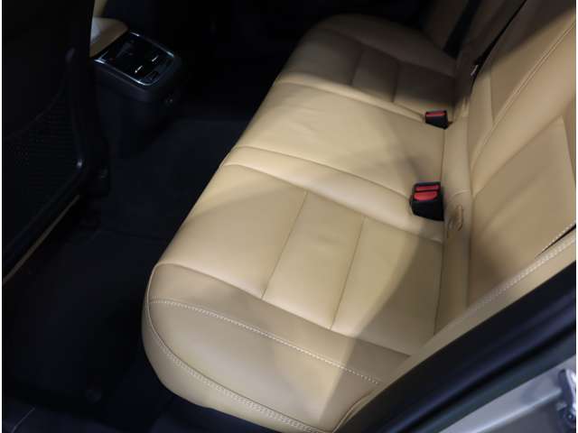 ボルボ Ｖ６０ アルティメット　Ｂ４ R4年 (近畿) 99