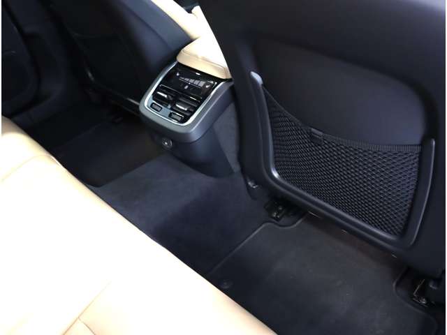 ボルボ Ｖ６０ アルティメット　Ｂ４ R4年 (近畿) 99