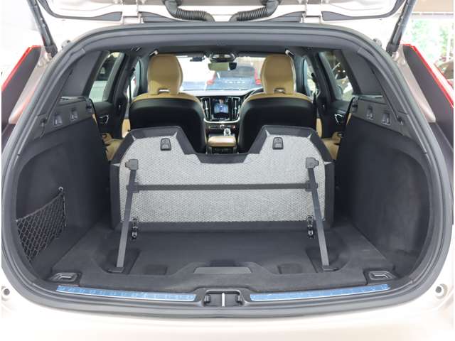 ボルボ Ｖ６０ アルティメット　Ｂ４ R4年 (近畿) 99