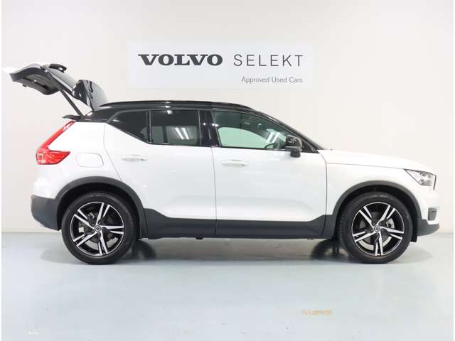 ボルボ ＸＣ４０ Ｔ４ ＡＷＤ Ｒデザイン ４ＷＤ R1年 (近畿) 99