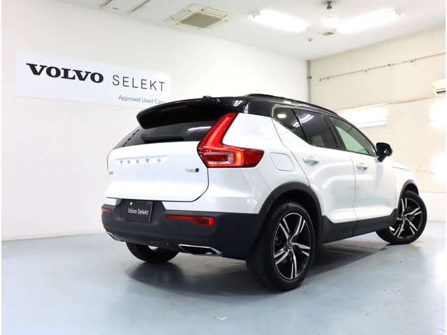 ボルボ ＸＣ４０ Ｔ４ ＡＷＤ Ｒデザイン ４ＷＤ R1年 (近畿) 99
