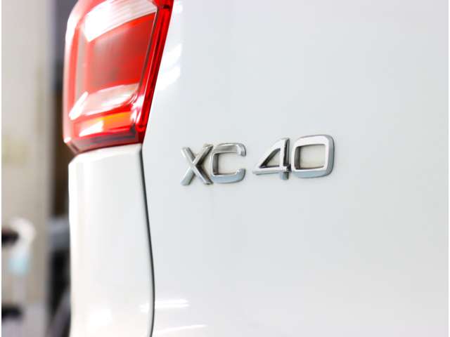 ボルボ ＸＣ４０ Ｔ４ ＡＷＤ Ｒデザイン ４ＷＤ R1年 (近畿) 99