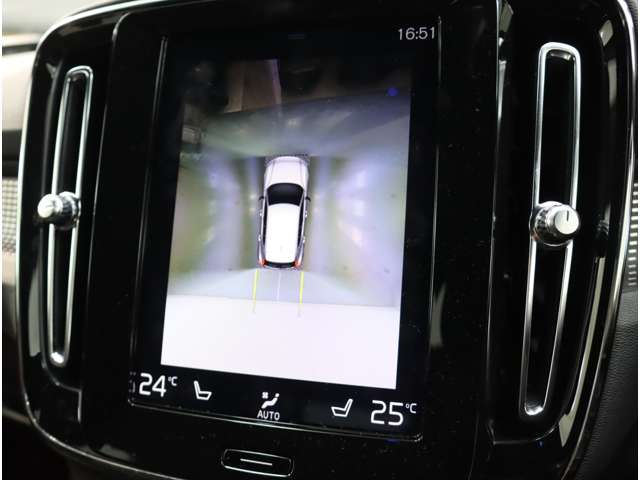 ボルボ ＸＣ４０ Ｔ４ ＡＷＤ Ｒデザイン ４ＷＤ R1年 (近畿) 99