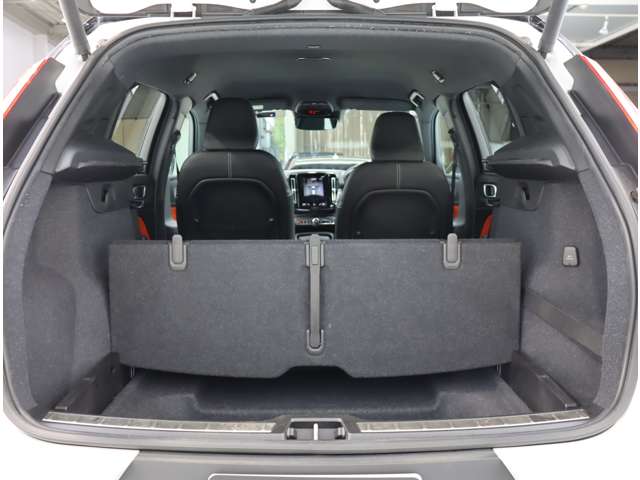 ボルボ ＸＣ４０ Ｔ４ ＡＷＤ Ｒデザイン ４ＷＤ R1年 (近畿) 99