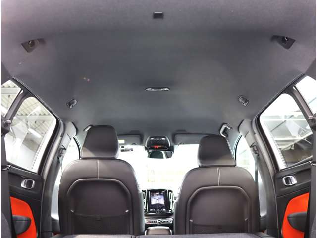 ボルボ ＸＣ４０ Ｔ４ ＡＷＤ Ｒデザイン ４ＷＤ R1年 (近畿) 99