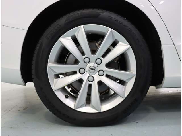 ボルボ Ｖ６０ Ｂ４　モメンタム R3年 (近畿) 99