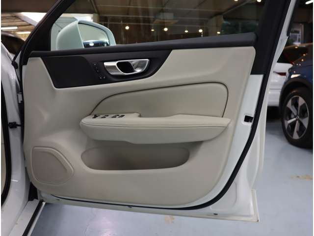 ボルボ Ｖ６０ Ｂ４　モメンタム R3年 (近畿) 99