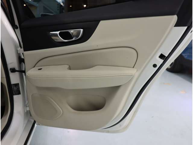 ボルボ Ｖ６０ Ｂ４　モメンタム R3年 (近畿) 99