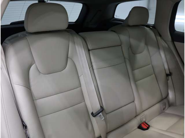 ボルボ Ｖ６０ Ｂ４　モメンタム R3年 (近畿) 99