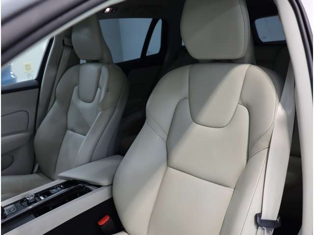 ボルボ Ｖ６０ Ｂ４　モメンタム R3年 (近畿) 99