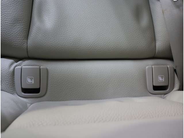 ボルボ Ｖ６０ Ｂ４　モメンタム R3年 (近畿) 99