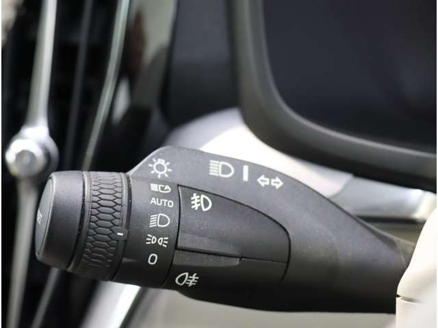 ボルボ Ｖ６０ Ｂ４　モメンタム R3年 (近畿) 99