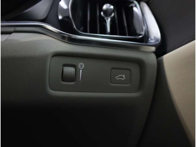 ボルボ Ｖ６０ Ｂ４　モメンタム R3年 (近畿) 99