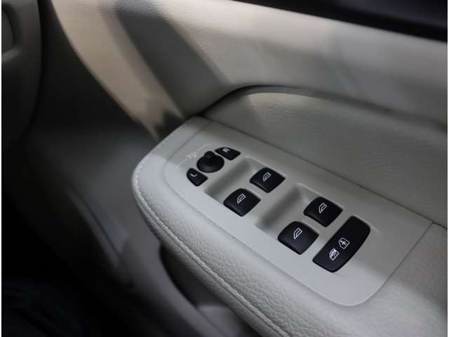 ボルボ Ｖ６０ Ｂ４　モメンタム R3年 (近畿) 99