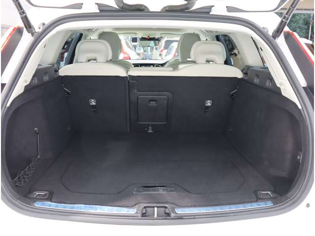 ボルボ Ｖ６０ Ｂ４　モメンタム R3年 (近畿) 99