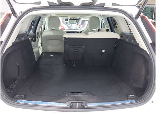 ボルボ Ｖ６０ Ｂ４　モメンタム R3年 (近畿) 99