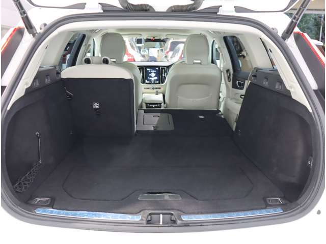 ボルボ Ｖ６０ Ｂ４　モメンタム R3年 (近畿) 99