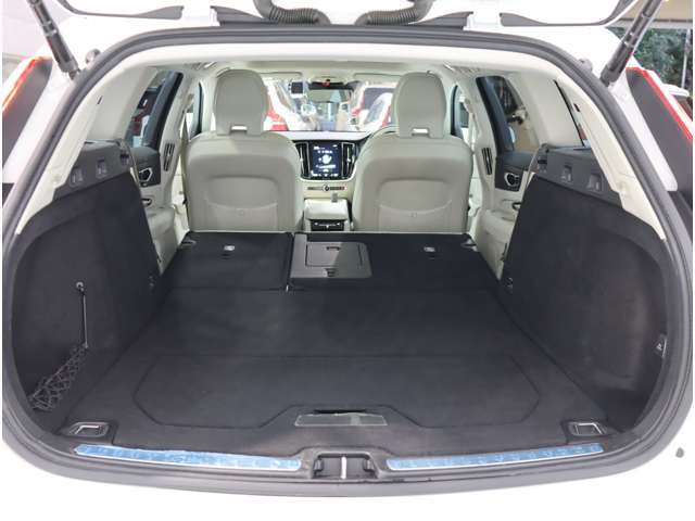 ボルボ Ｖ６０ Ｂ４　モメンタム R3年 (近畿) 99