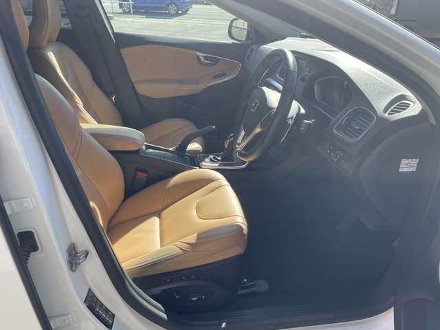 ボルボ Ｖ４０ Ｔ３　インスクリプション H30年 (東海) 99