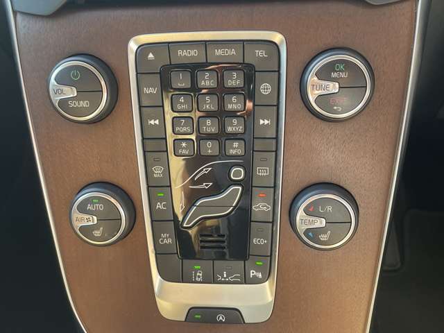 ボルボ Ｖ４０ Ｔ３　インスクリプション H30年 (東海) 99