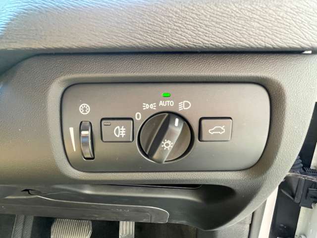 ボルボ Ｖ４０ Ｔ３　インスクリプション H30年 (東海) 99