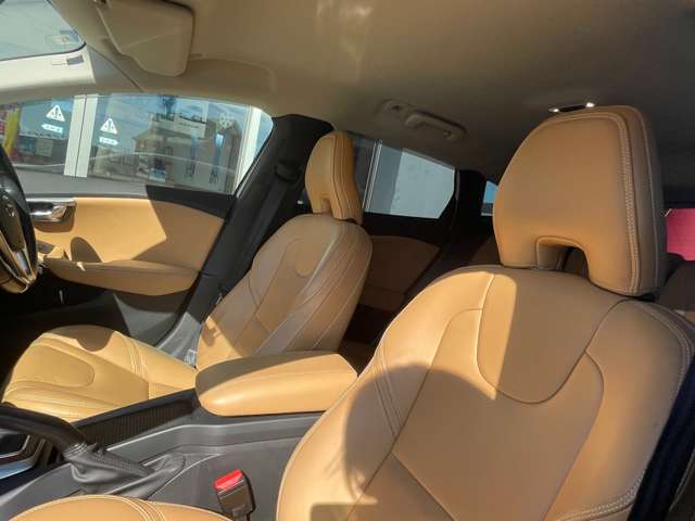 ボルボ Ｖ４０ Ｔ３　インスクリプション H30年 (東海) 99