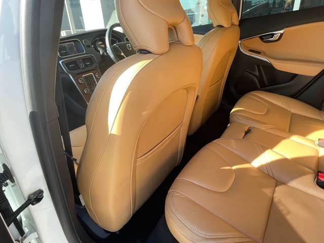 ボルボ Ｖ４０ Ｔ３　インスクリプション H30年 (東海) 99