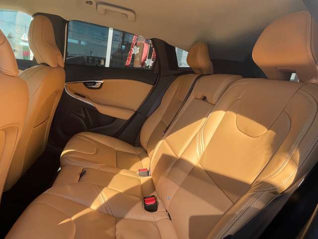 ボルボ Ｖ４０ Ｔ３　インスクリプション H30年 (東海) 99