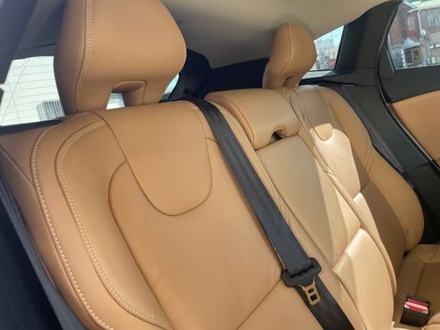 ボルボ Ｖ４０ Ｔ３　インスクリプション H30年 (東海) 99