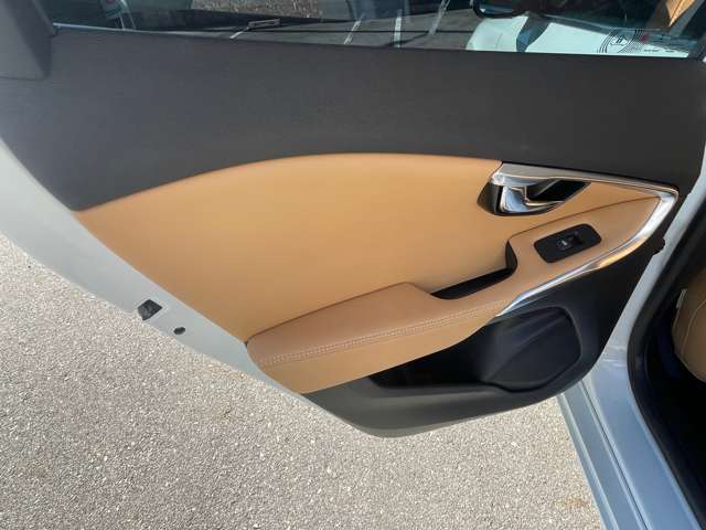 ボルボ Ｖ４０ Ｔ３　インスクリプション H30年 (東海) 99