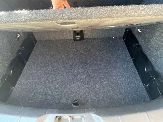 ボルボ Ｖ４０ Ｔ３　インスクリプション H30年 (東海) 99