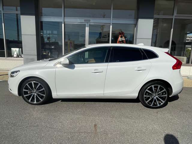 ボルボ Ｖ４０ Ｔ３　インスクリプション H30年 (東海) 99