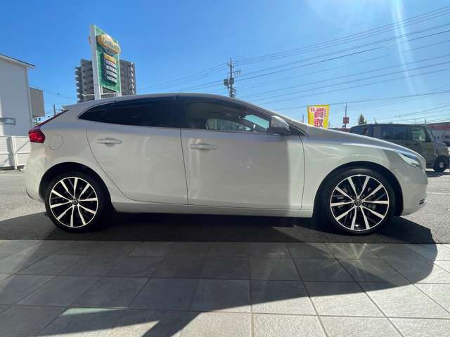 ボルボ Ｖ４０ Ｔ３　インスクリプション H30年 (東海) 99