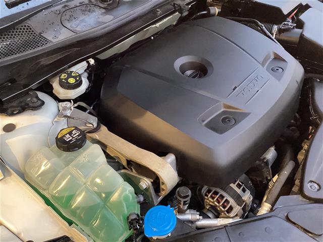 ボルボ Ｖ４０ Ｔ３　インスクリプション H30年 (東海) 99