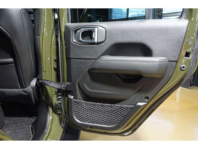 ジープ ラングラー　アンリミテッド アンリミテッド サハラ ２．０Ｌ ４ＷＤ R5年 (北海道) 99