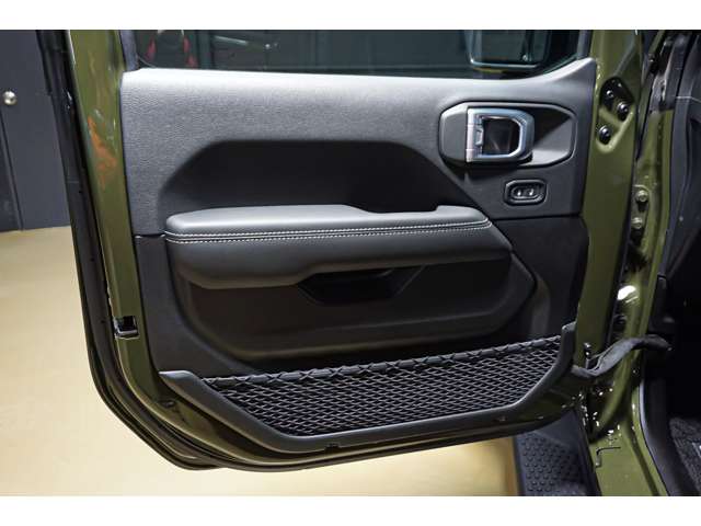 ジープ ラングラー　アンリミテッド アンリミテッド サハラ ２．０Ｌ ４ＷＤ R5年 (北海道) 99