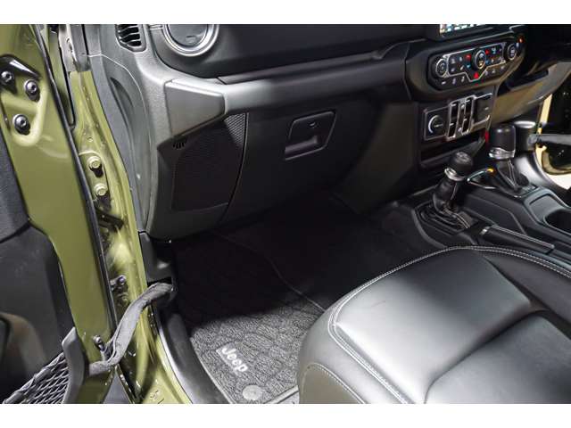 ジープ ラングラー　アンリミテッド アンリミテッド サハラ ２．０Ｌ ４ＷＤ R5年 (北海道) 99