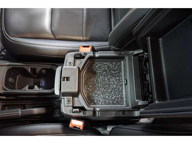 ジープ ラングラー　アンリミテッド アンリミテッド サハラ ２．０Ｌ ４ＷＤ R5年 (北海道) 99