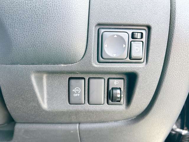 日産 マーチ １．２ Ｘ Ｖセレクション H26年 (九州・沖縄) 99