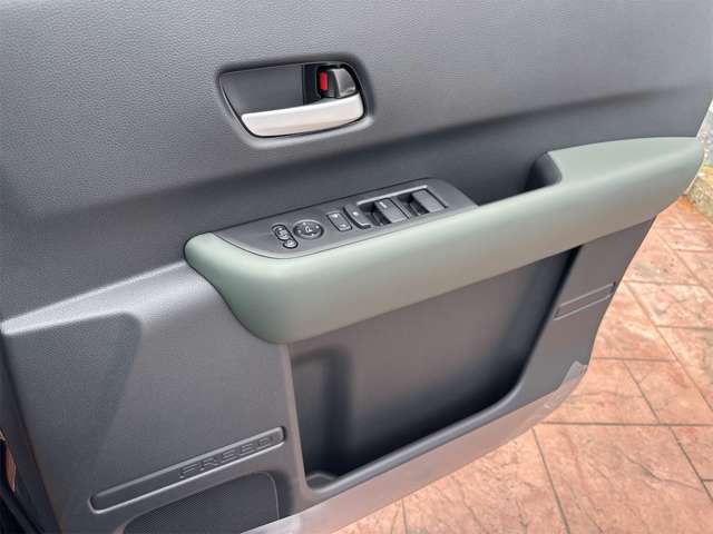 ホンダ フリード　ハイブリッド １．５ Ｅ：ＨＥＶ クロスター R7年 (近畿) 99