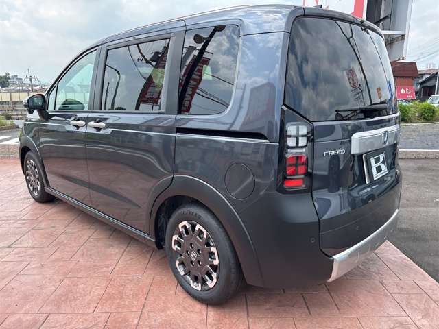 ホンダ フリード　ハイブリッド １．５ Ｅ：ＨＥＶ クロスター R7年 (近畿) 99